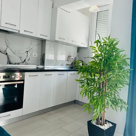 Apartment Senri *